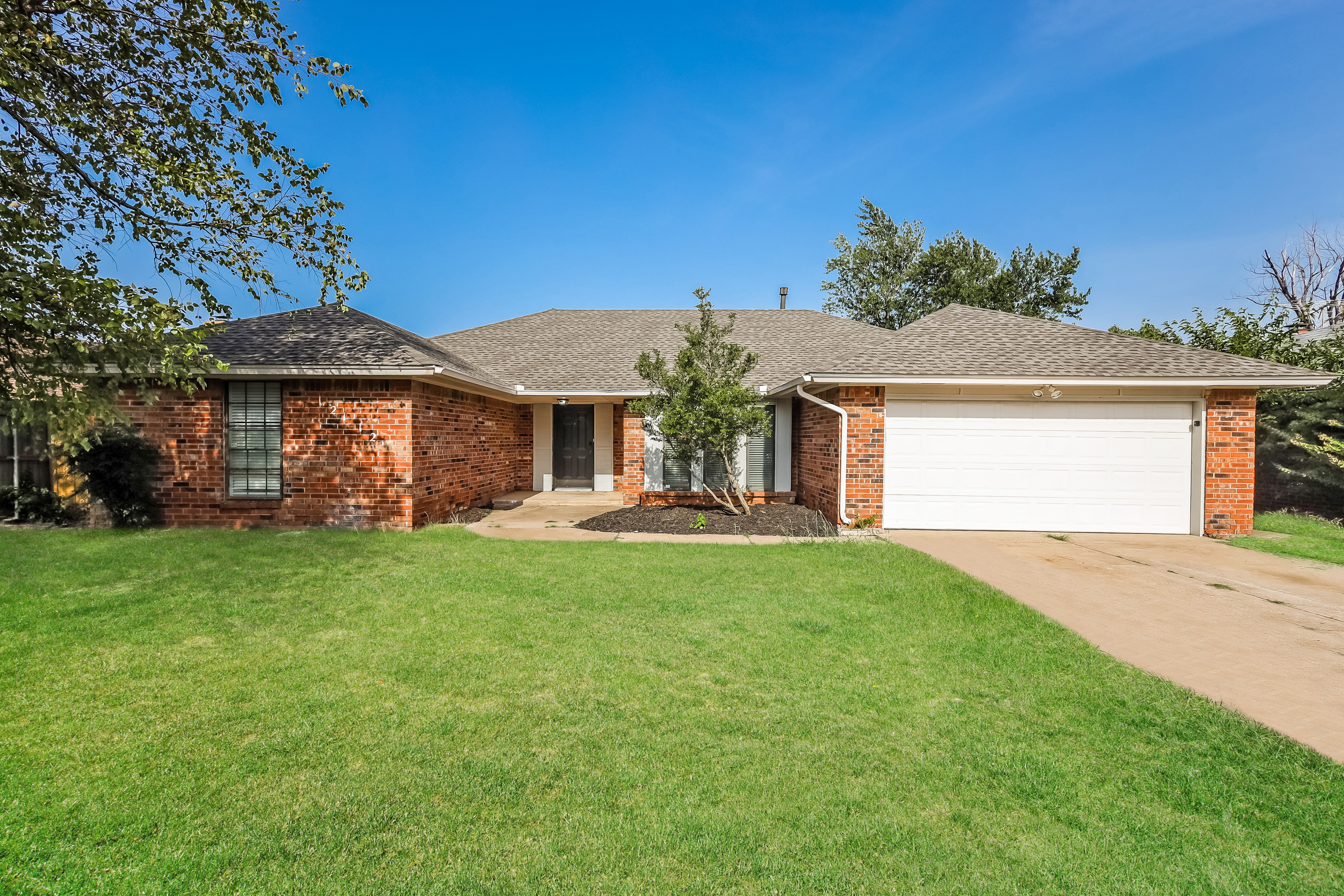 12112 Sylvester Dr Oklahoma City, OK 73162